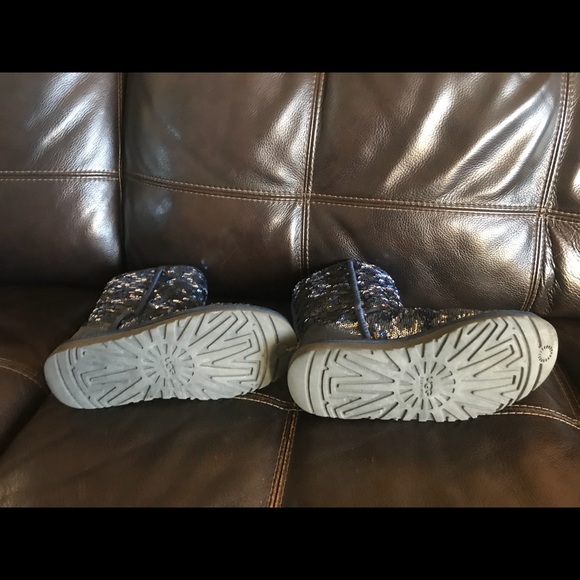 Women’s UGG boots - Picture 4 of 4